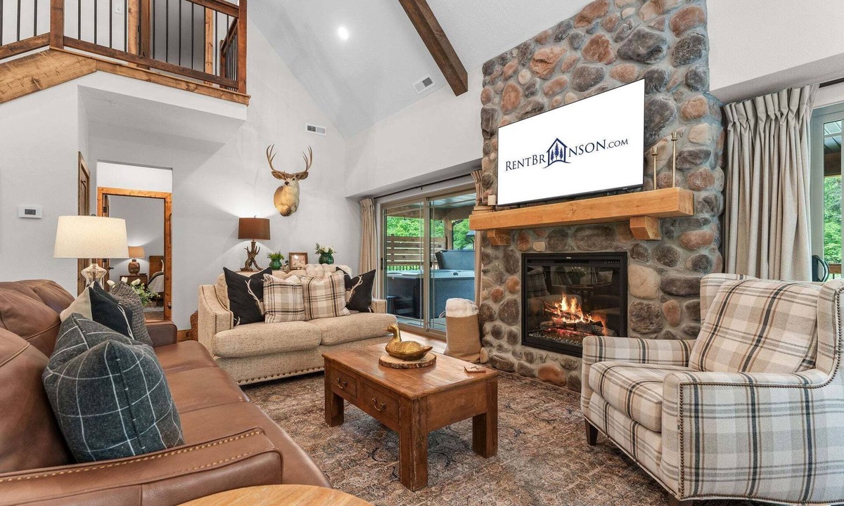 Branson Cabin | Private Hot Tub Cabin Near Table Rock with Free Tickets & Indoor/Outdoor Community Pools
