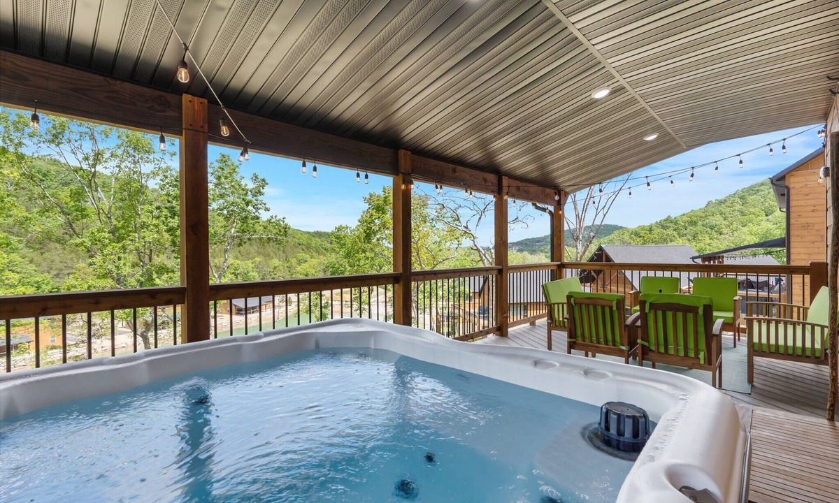 Hollister House | Private Hot Tub Premium Lodge with Water View, Community Pool & Free Tickets Near Table Rock