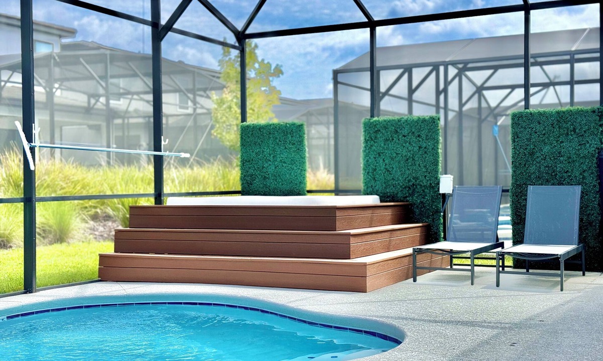 Florida Central Atlantic Coast House | Private Jacuzzi, Pool, BBQ, Summer Kitchen, Themed rooms, PS5 & Free Club access