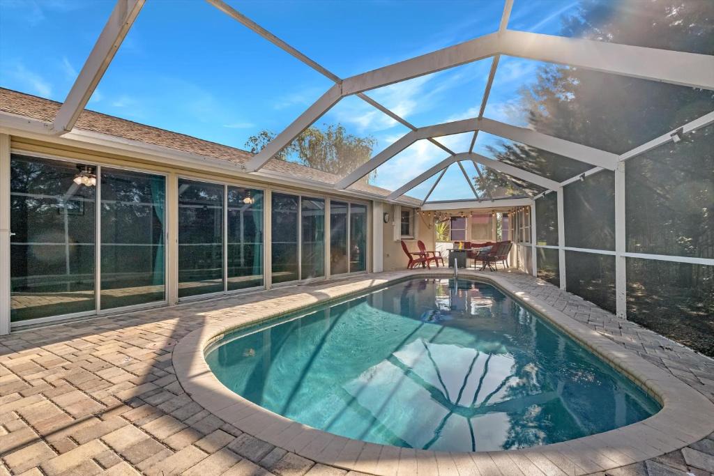 Port Charlotte Villa | Private Pet Friendly Villa with Heated Pool - Villa Turtle Cove - Roelens Vacations
