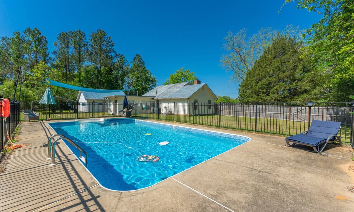Crestview Apartment | Private Pool 3BR Family Fun Home w/Gazebo