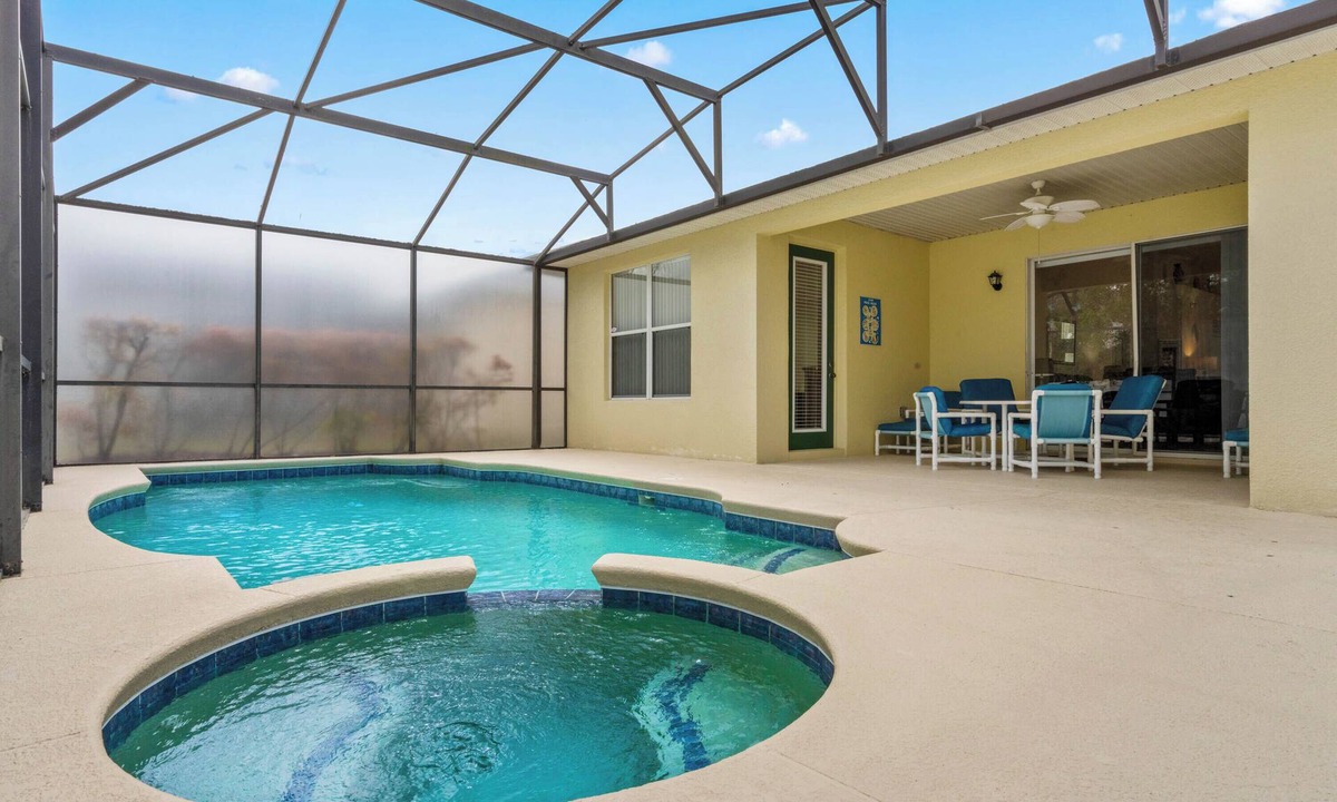 Crystal Cove Villa | Private Pool and Jacuzzi-Close to Disney Parks!