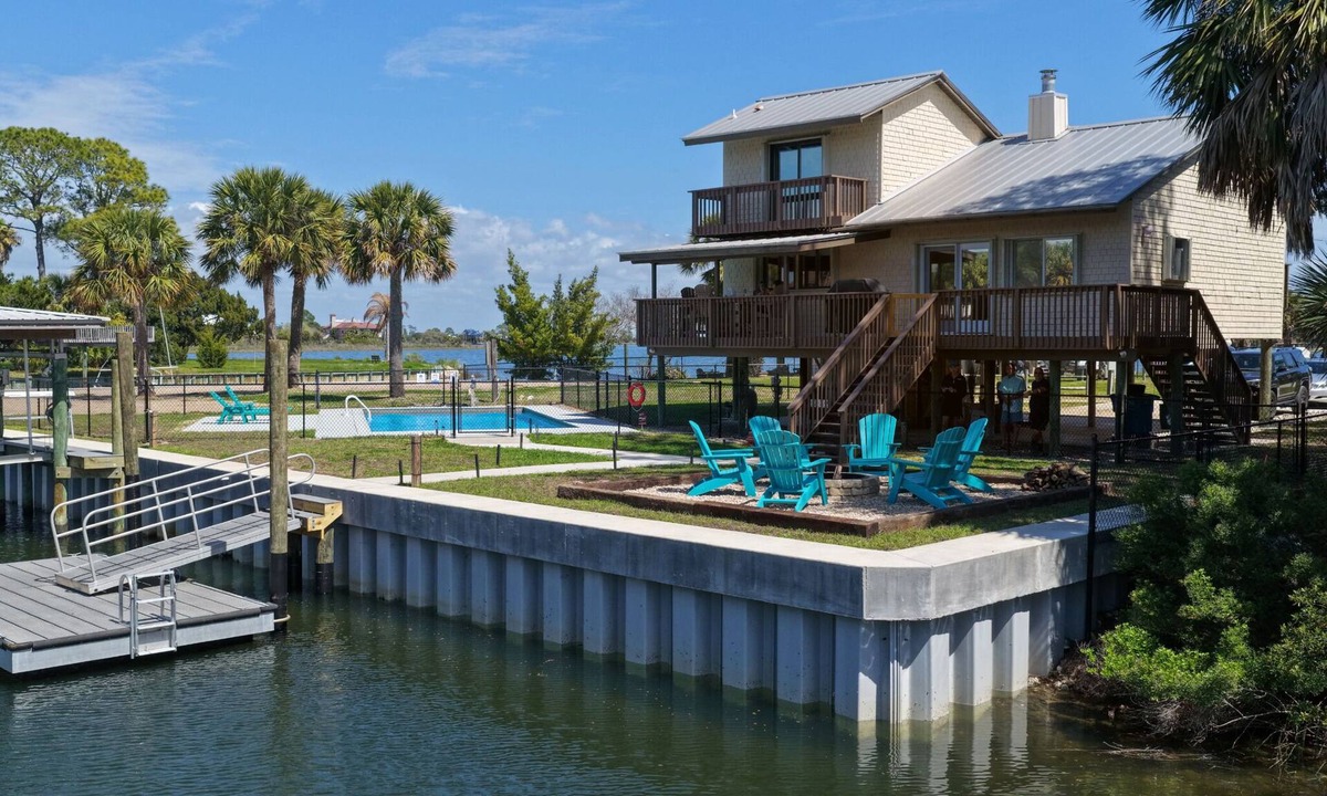 Crawfordville Cottage | Private Pool & Dock Family Fishing Bungalow Retreat Near Shell Point Beach