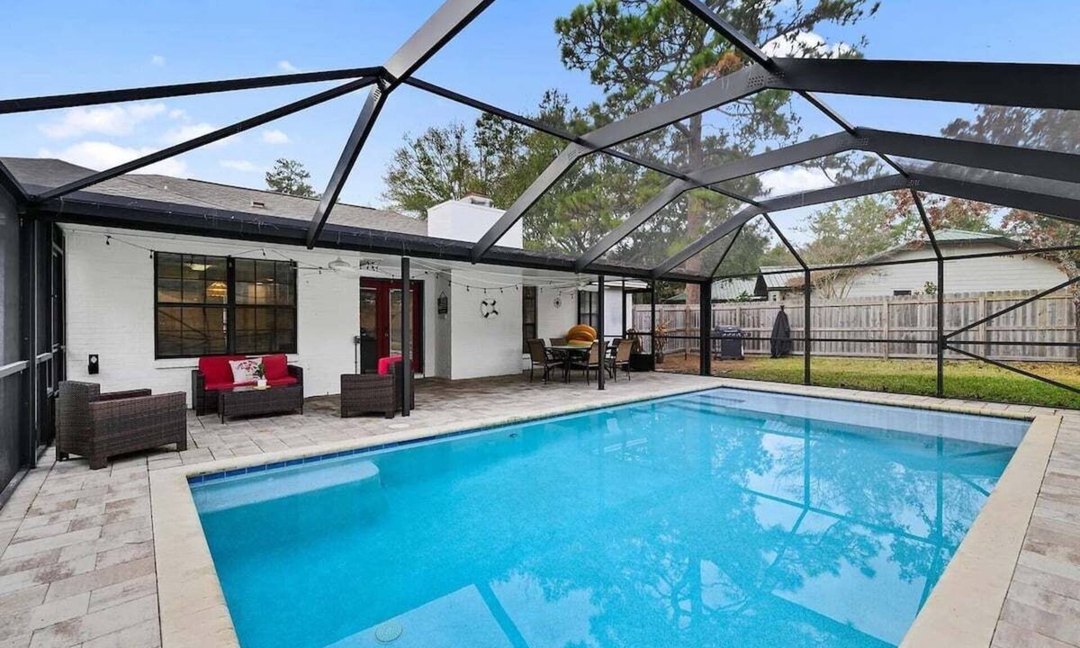 Niceville House | Private Pool | Sleeps 11 | Sunny Side Retreat | Bluewater Bay