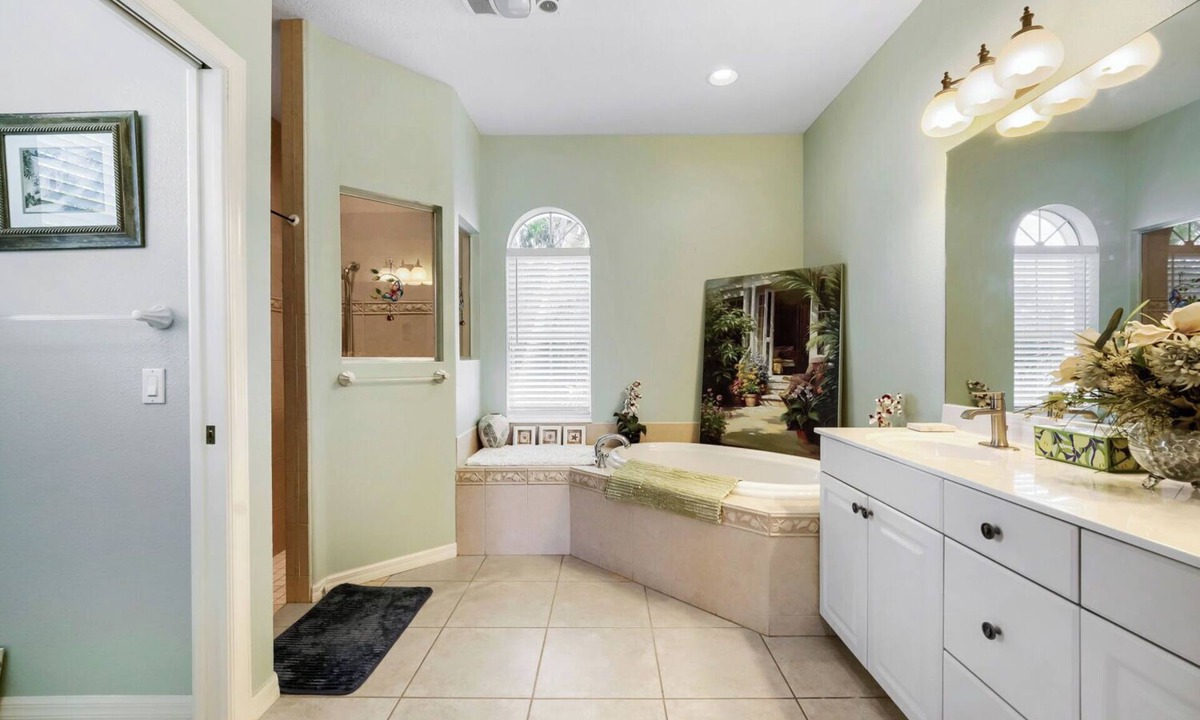 Rotonda Lakes House | Private Pool, Wifi, Outdoor Lounger, Family Fun