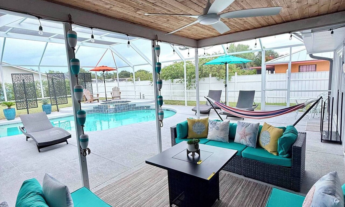 Palma Sola House | Private Screened Heated Saltwater Pool Family Paradise 5m fromAnna Maria