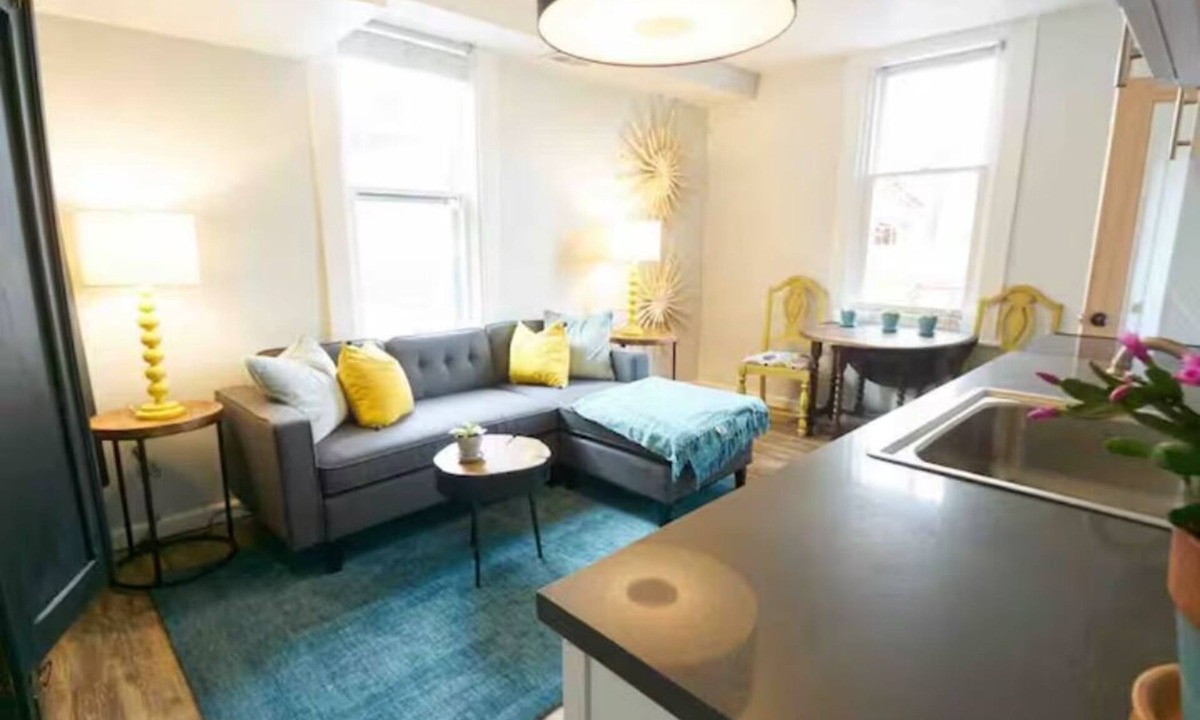 Jefferson Park House | Quaint Space - Near Downtown & Broncos Stadium