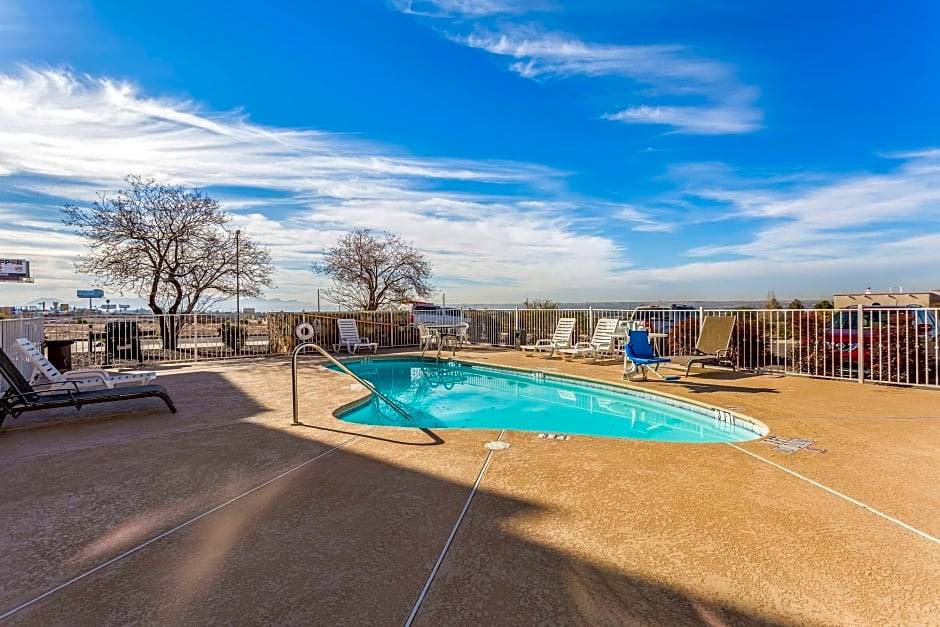 El Paso Hotel | Quality Inn & Suites El Paso I-10