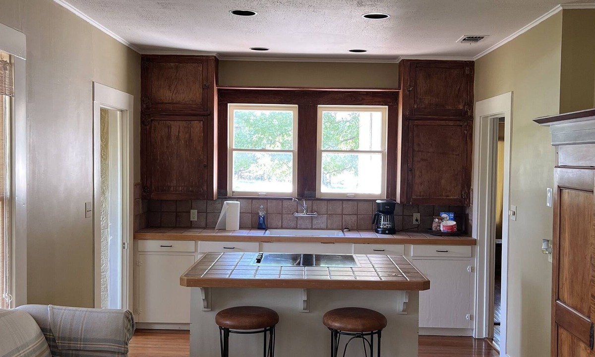 Fair Oaks Ranch Cottage | Quiet Country Cottage