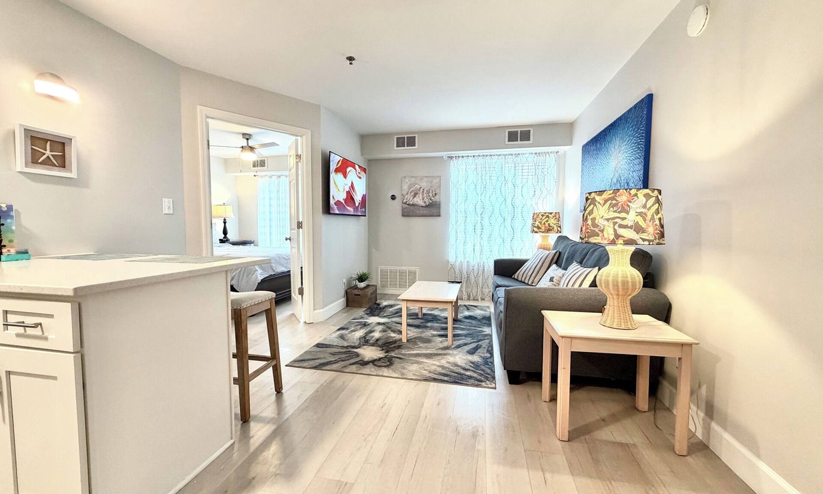 Sandestin Condo | Quiet & peaceful 1 Bedroom, Walk to shops & restaurants, beach 5 min. away!