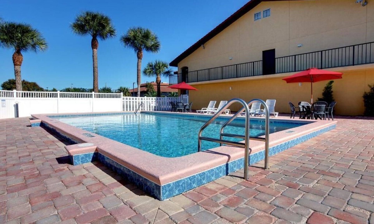 St. Augustine Beach Hotel | Quiet Stay + Free Breakfast Ideal for Exploring Local Attractions | Outdoor Pool