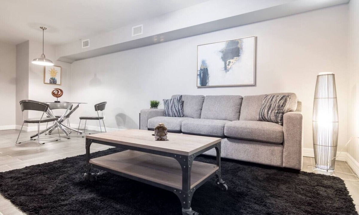 McAllen Apartment | ✅ RARE FIND! KING Size Bed Central Mcallen WiFi ✅