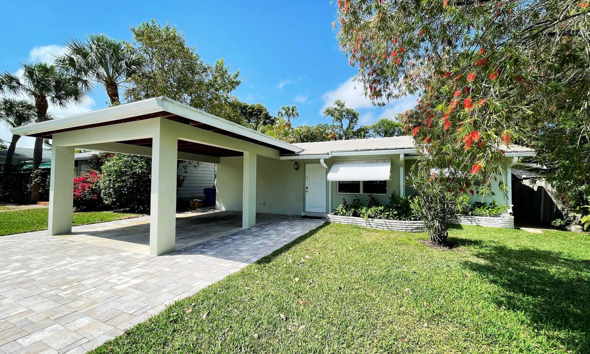 Lakeside Point House | Recently Updated 2/2 Home with Hot Tub, 1 Mile to Beach