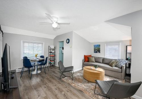 Vermilion House | Recharge & Reconnect Vermilion cottage, beach 5 min, Cedar Point 30 min