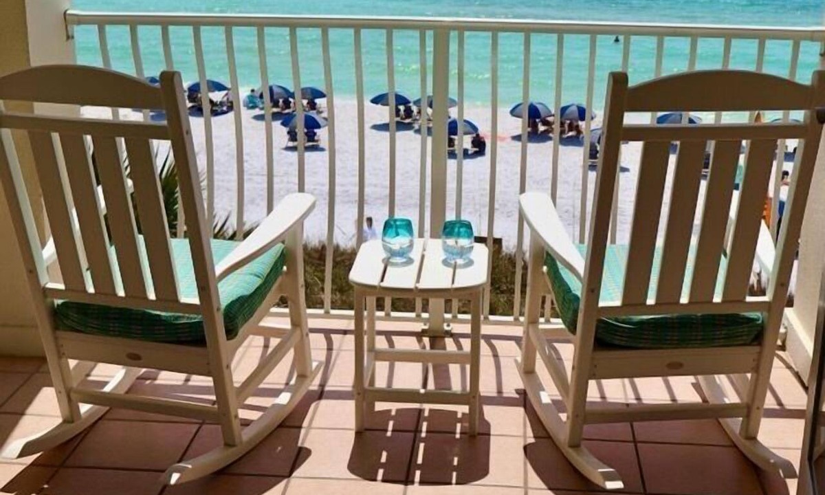 Santa Rosa Beach Condo | REDUCED RATES! GULF-FRONT, PRIVATE BEACH, FREE BEACH SET UP*,BALCONY, 30A