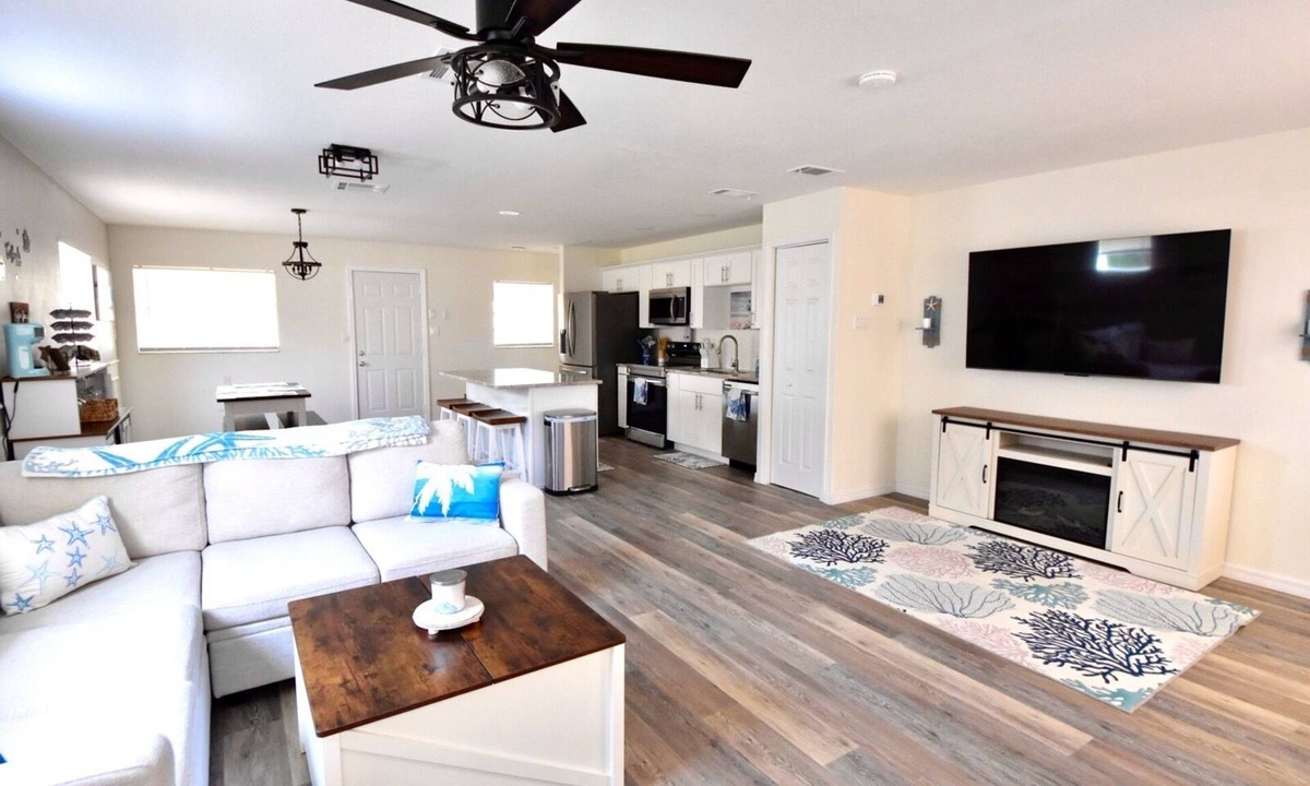 Spring Hill House | Relax & Unwind at NEWLY Remodeled Triple Palms on Hernando Beach