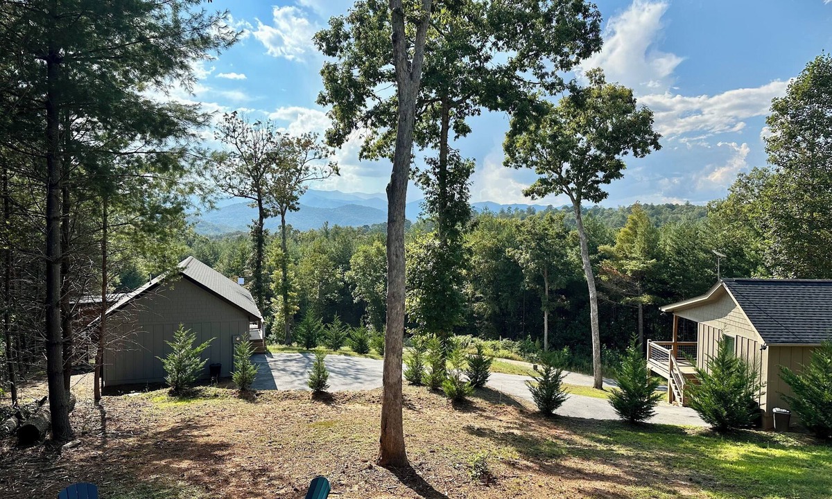 Franklin Cabin | Relaxing Summer getaway. Sunset & Mountain View’s in the hot tub