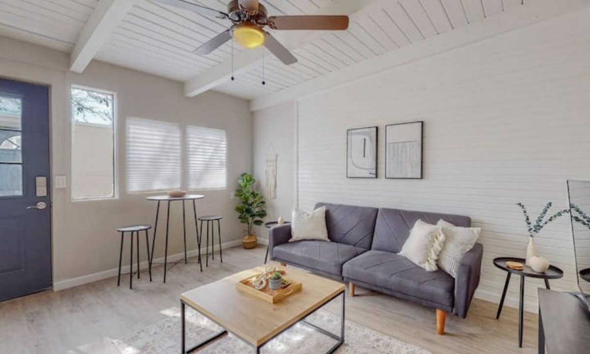 Pueblo Alto Apartment | Remodeled Courtyard Apt w/King Bed, In-Unit W&D
