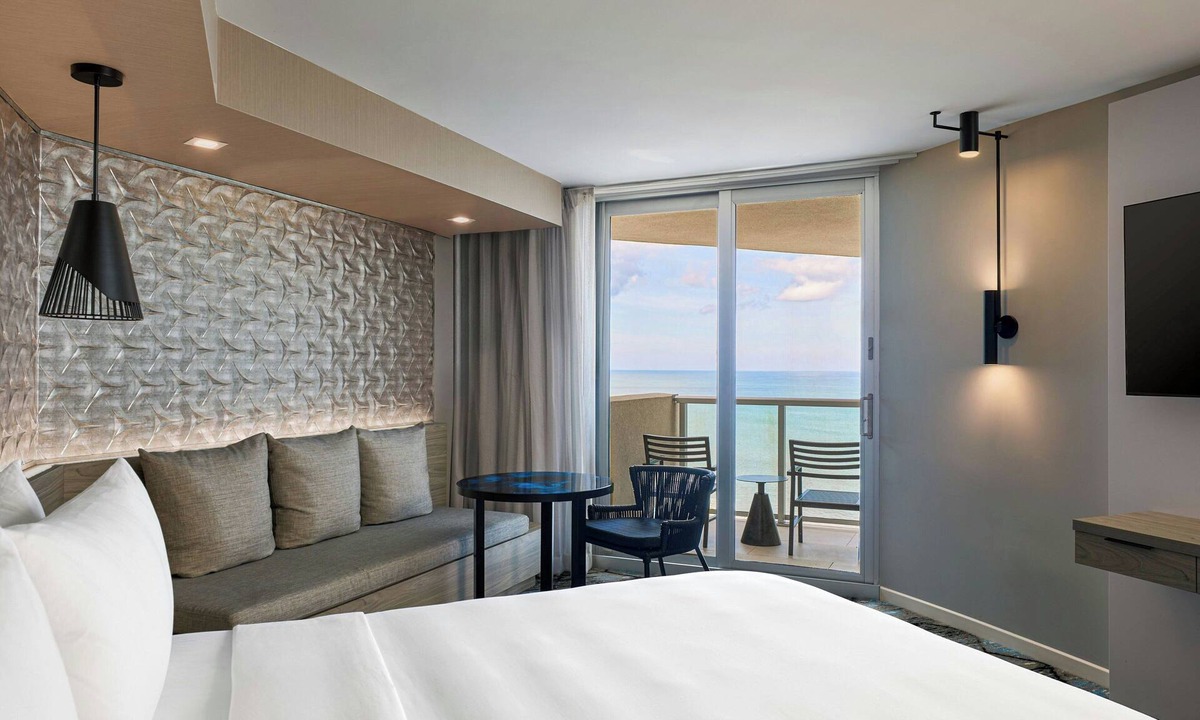 Rosemont Hotel | Renaissance Daytona Beach Oceanfront Hotel