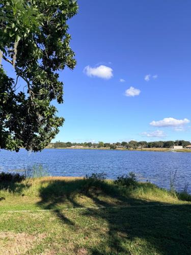 Lake Hamilton House | Renovated Lakefront Luxury retreat by Legoland