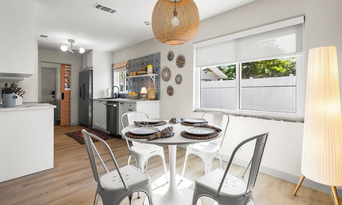 Mount Dora Apartment | Rental Includes Entire Property- Both Units! Stay in a freshly renovated Mount Dora duplex with two private 1BR/1BA units. Perfect for traveling together while enjoying your own space—7 Min walk to Downtown, shops, and restaurants.