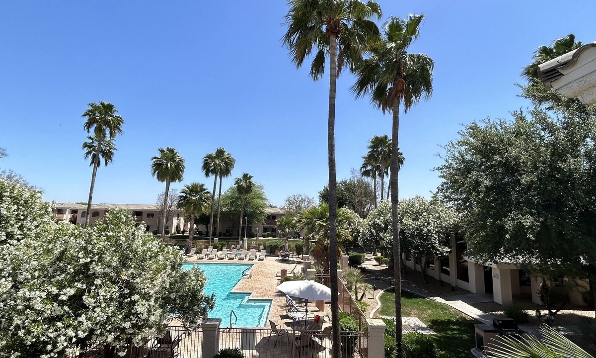 Villa De Paz Apartment | Resort Style Condo - Desert Breeze Villas