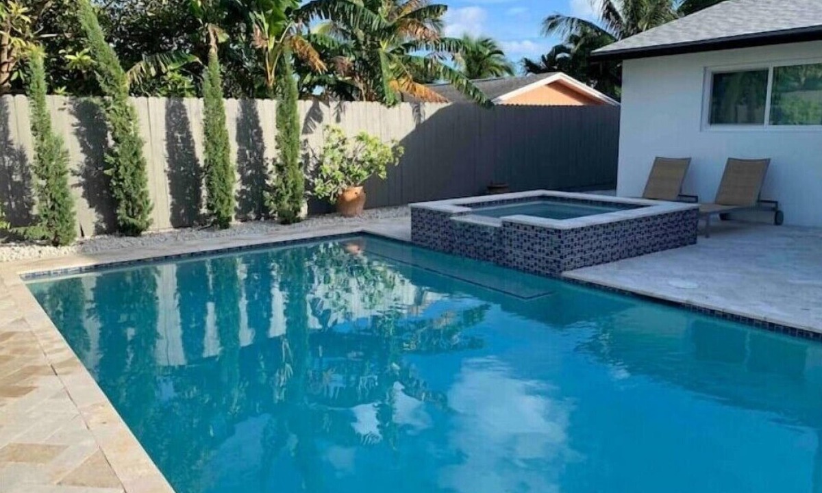 Boynton Beach Villa | RETREAT with SALT WATER HEATED POOL & SPA . SUMMER is AVAILABLE !
