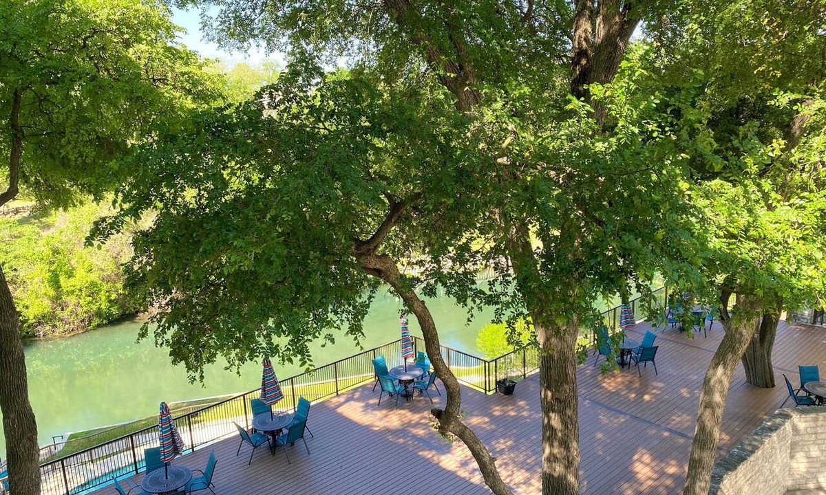 New Braunfels Condo | River City Resorts: INV 211: Free Tubes, On Comal, Walk to Schlitterbahn