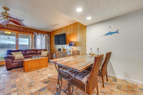 Welaka House | River-View Condo w/Boat Slip in Welaka!