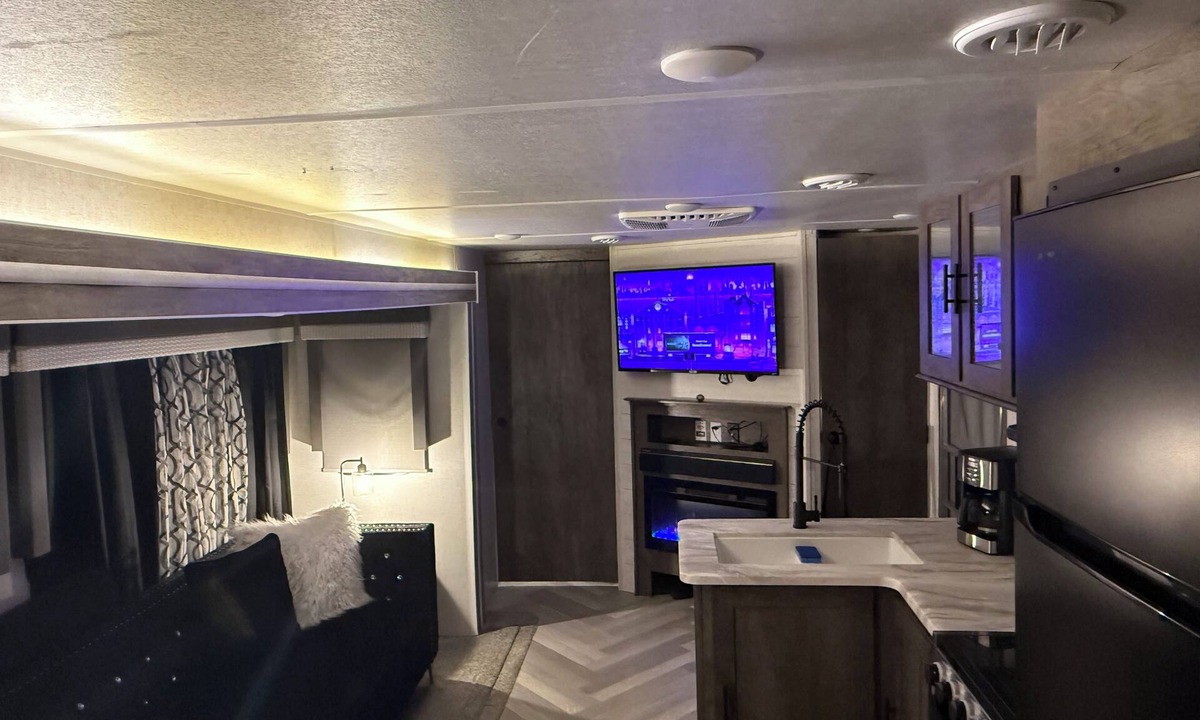 Nobleton House | Riverview RV weekend retreat