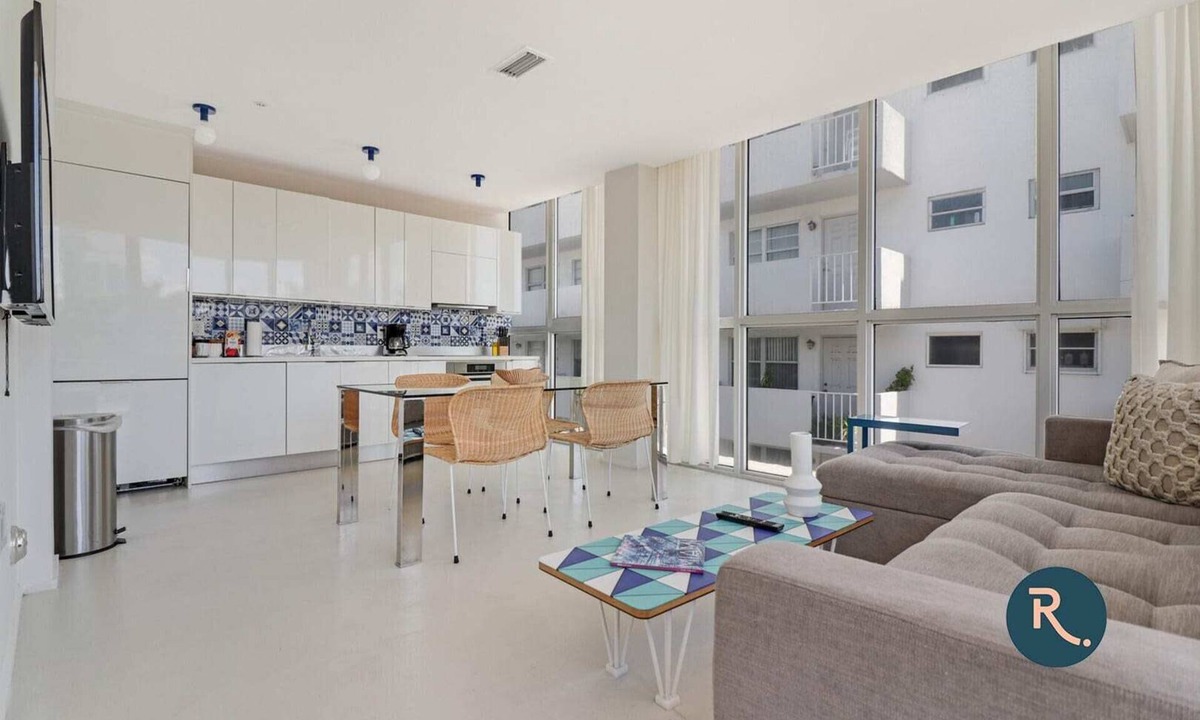 South Pointe Apartment | Roami at 250 Collins | 3 Bed | Pool - 2 units