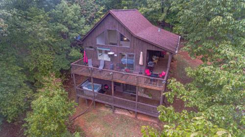 Cleveland House | ROMANTIC TIP TOP hideaway, ONE NIGHT stays available , HELEN WATER TUBING 10 MIN DRIVE