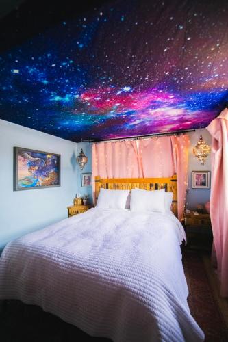 Truth or Consequences House | Rosy's Oracle with Private Hot Springs Tub