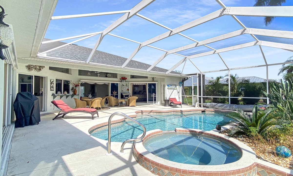Long Meadow Villa | Rotonda Palms, heated pool and spa, sleeps 8