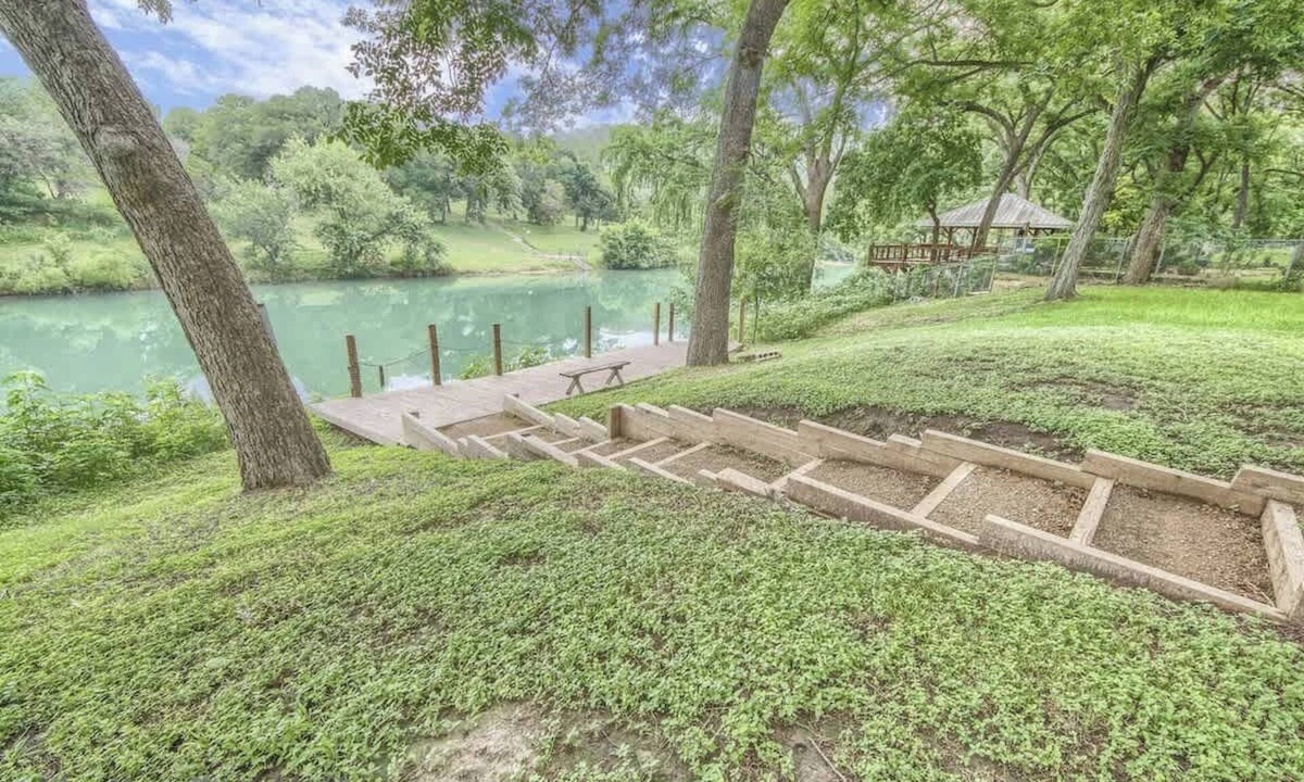 New Braunfels House | RR 9030 Calcamco-Rio