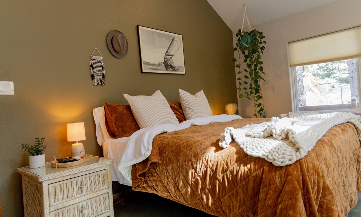 Jamestown Cabin | Ruby’s River Cabin - 15 Minutes to Boulder - Hot Tub+Sauna - Cozy Beds