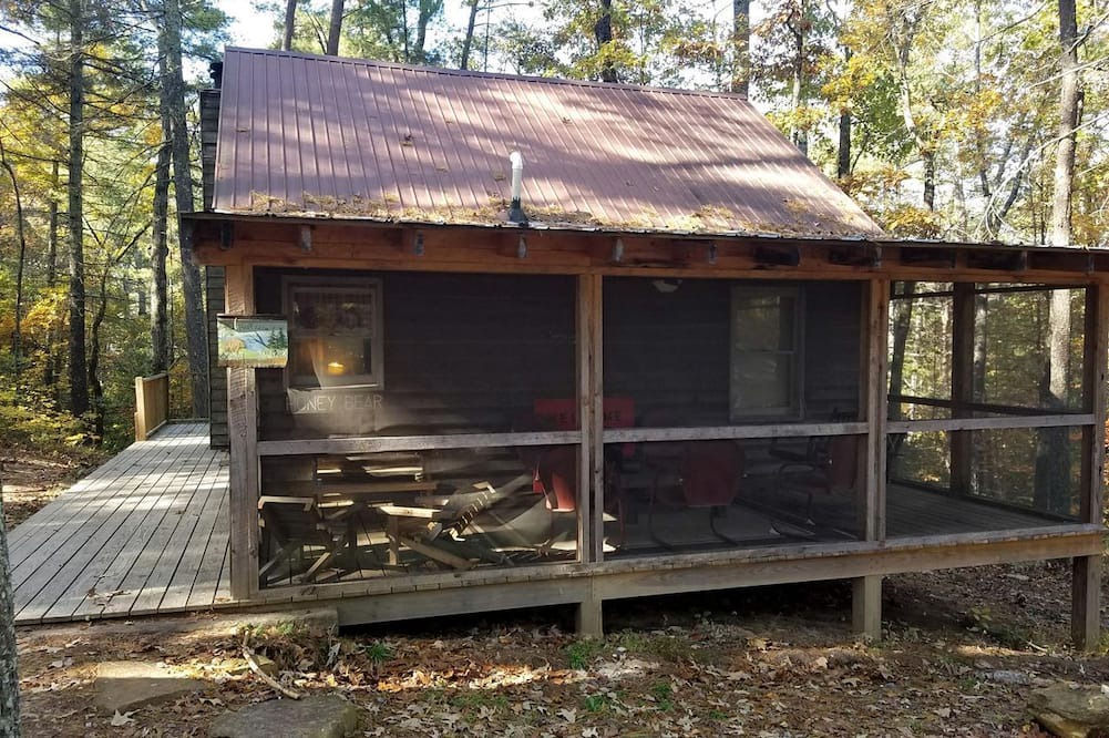 Lakemont Cabin | Rustic, Pet Friendly Cabin in Lakemont, Georgia, near Tallulah Gorge State Park