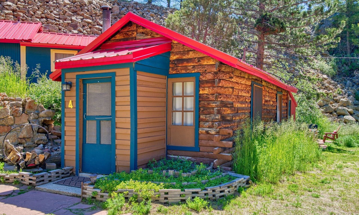Lyons Cabin | Rustic Riverside Cabin with Patio — Family Escape