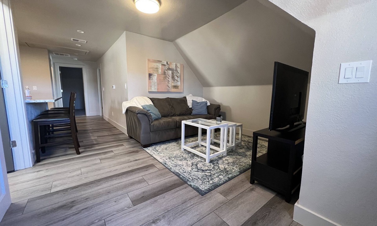 Speer Apartment | S Broadway 2 bed getaway w Parking - 98 walk score