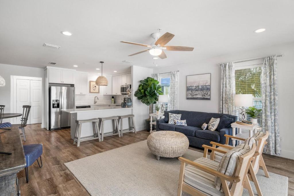 Mexico Beach House | Sand Buckets Unit A, Ocean View Beach Townhouse