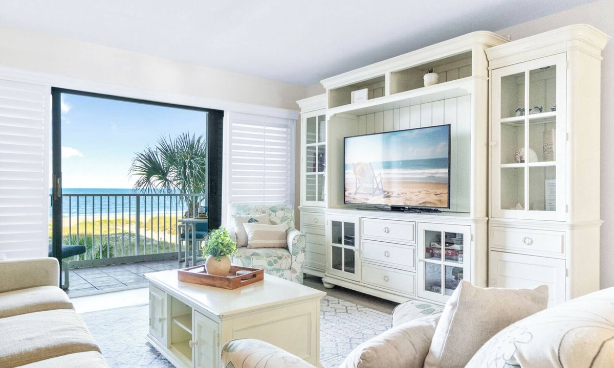 Cocoa Beach Condo | Sandcastles - Cocoa Beach Oceanfront Condos with Heated Pool Tennis Pet-Friendly