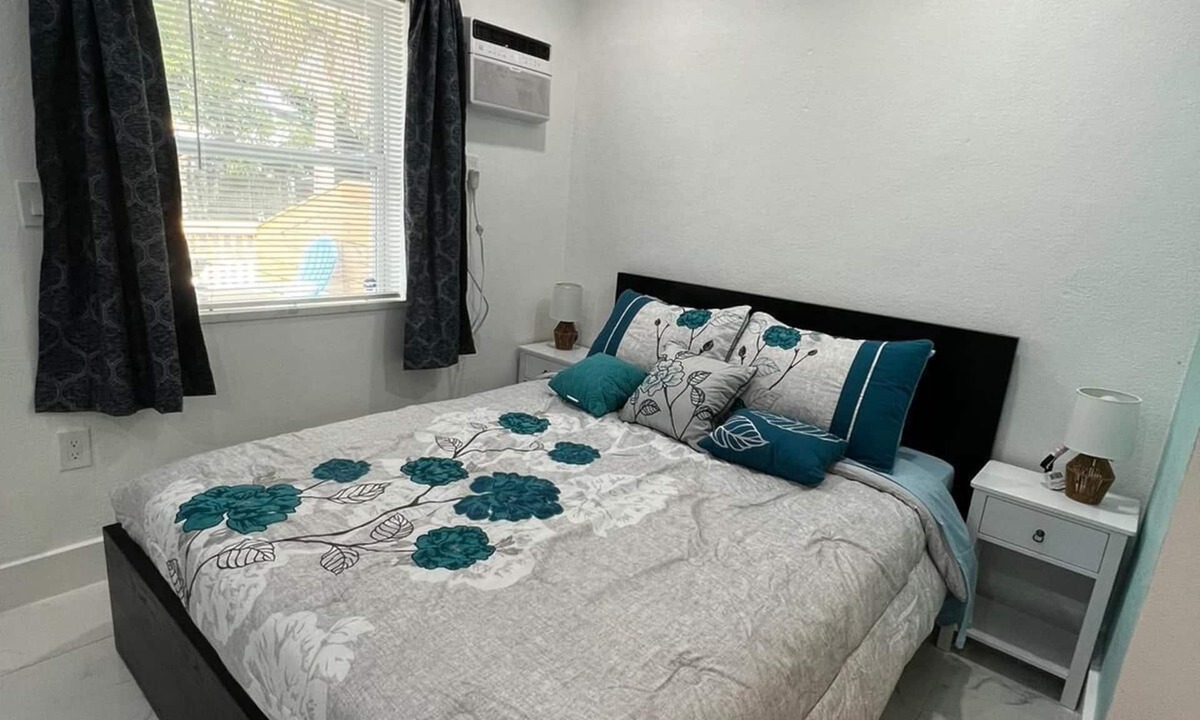 Lake Ridge Apartment | Sandy Shore Studio 5 min to beach