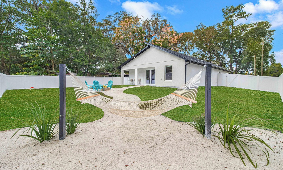 Ocala House | Santos Place -New Built Home -4Mins To Trailhead- Centrally Located!