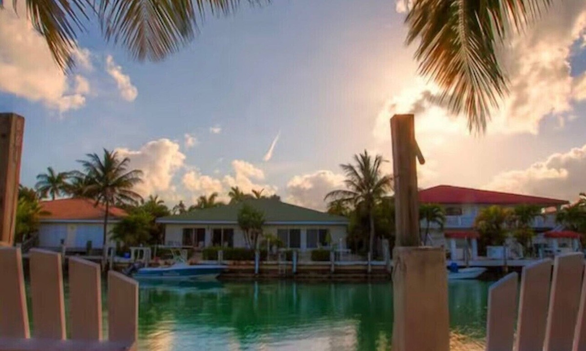 Key Colony Beach House | Save 10% on Last-Minute Bookings, on the water, Cabana Club & Key Colony Beach