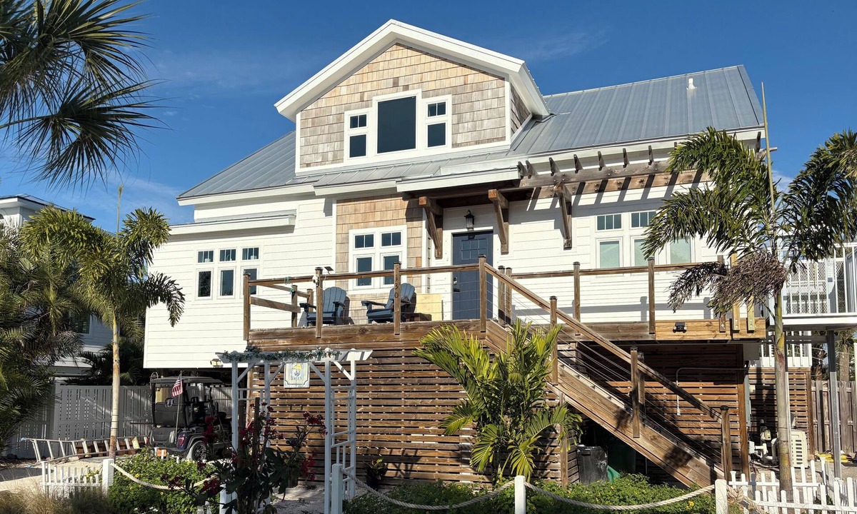 Palm Island House | Saylor's Haven: Renovated Palm Island Retreat with Pool Spa Dock and Harbor View