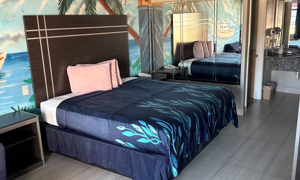 FM 1960 Hotel | Scottish inns & suites