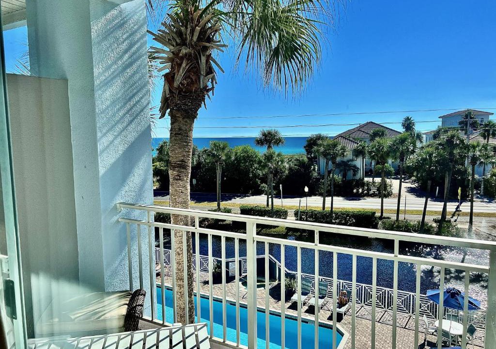 Gulf Place Apartment | Sea La Vie Cabanas 308 Pool Private Beach Hot Tub