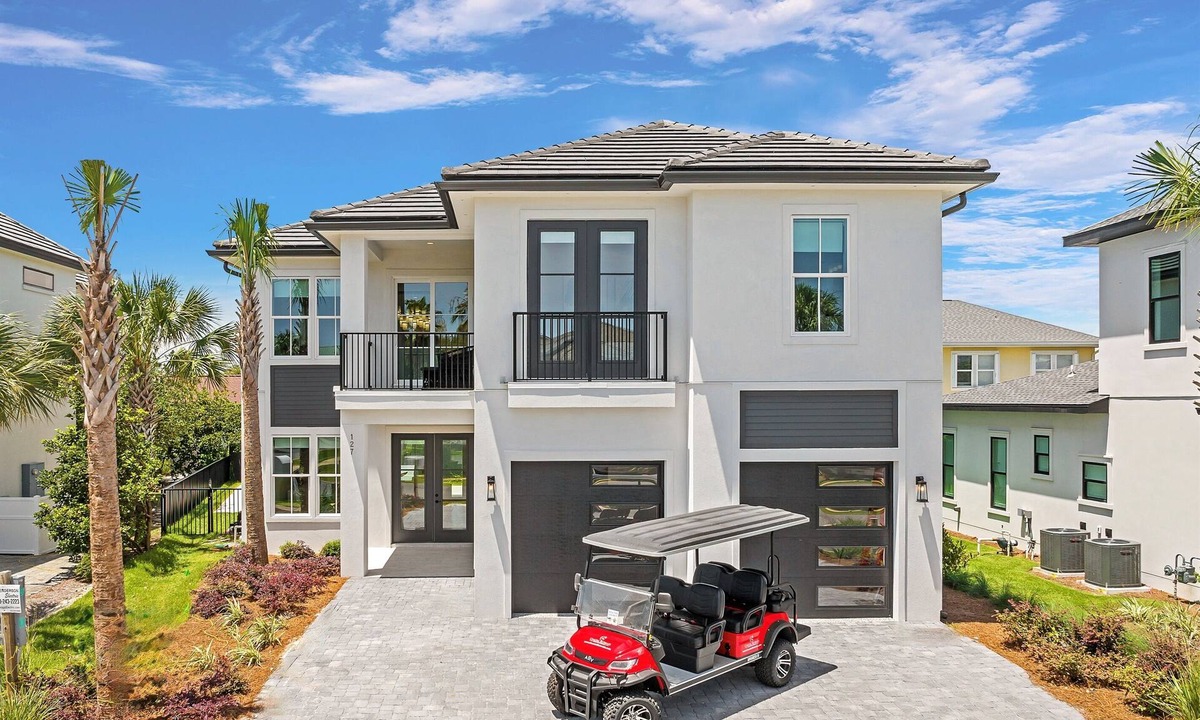 Avalon Beach Estates House | Sea La Vie: Private Beach, Golfcart, Heated Pool & Hot Tub, Game Room, Bunk Room