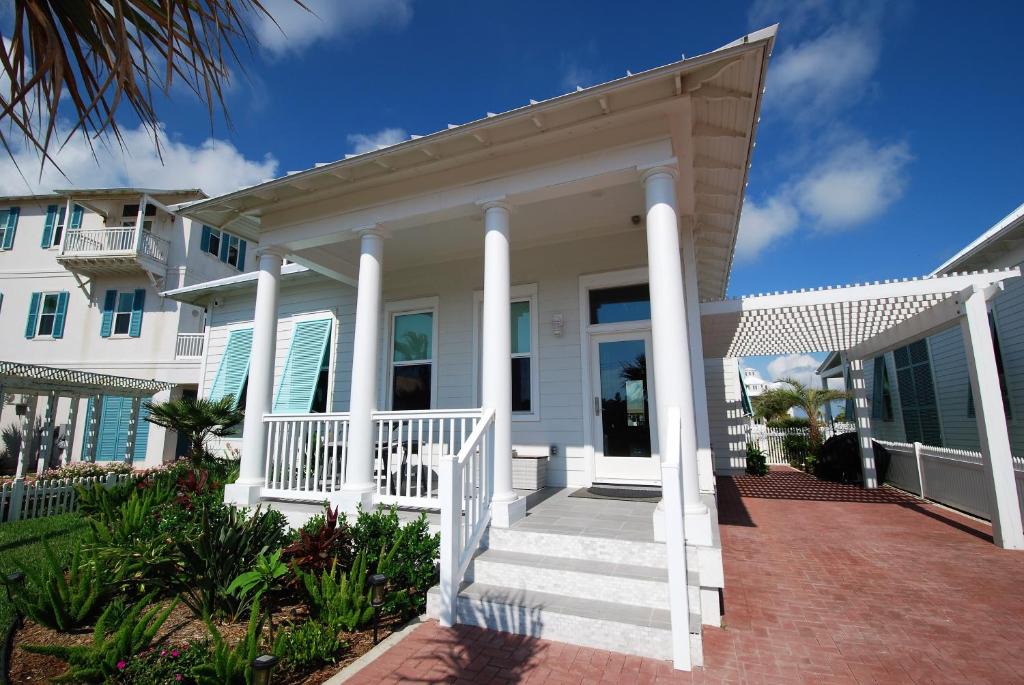 South Padre Island House | Seaglass Cottage - Private home at The Shores home