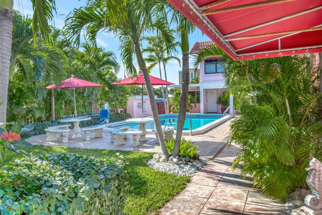 Pompano Beach Hotel | Seahorse Guesthouse